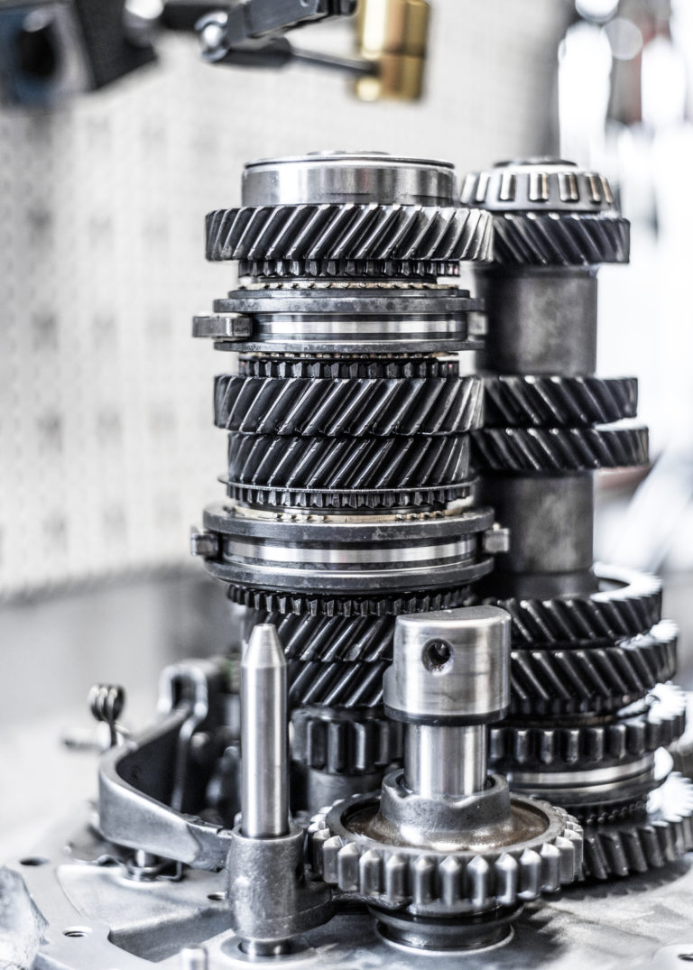 Gear wheels and shafts of a manual transmission (passenger car)